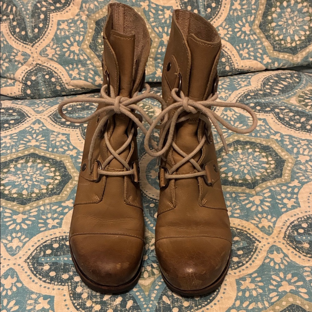 Sorel Joan of Arctic Wedge Tan Lace-Up Boots